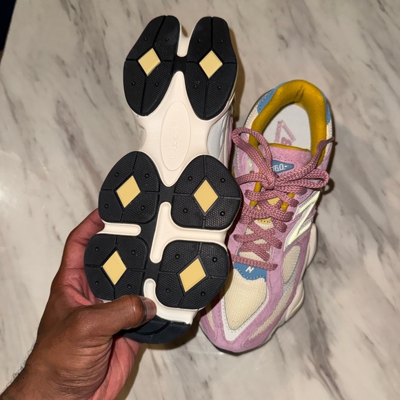 New Balance 9060 pink and blue trainers #NewBalance - Picture 3 of 7